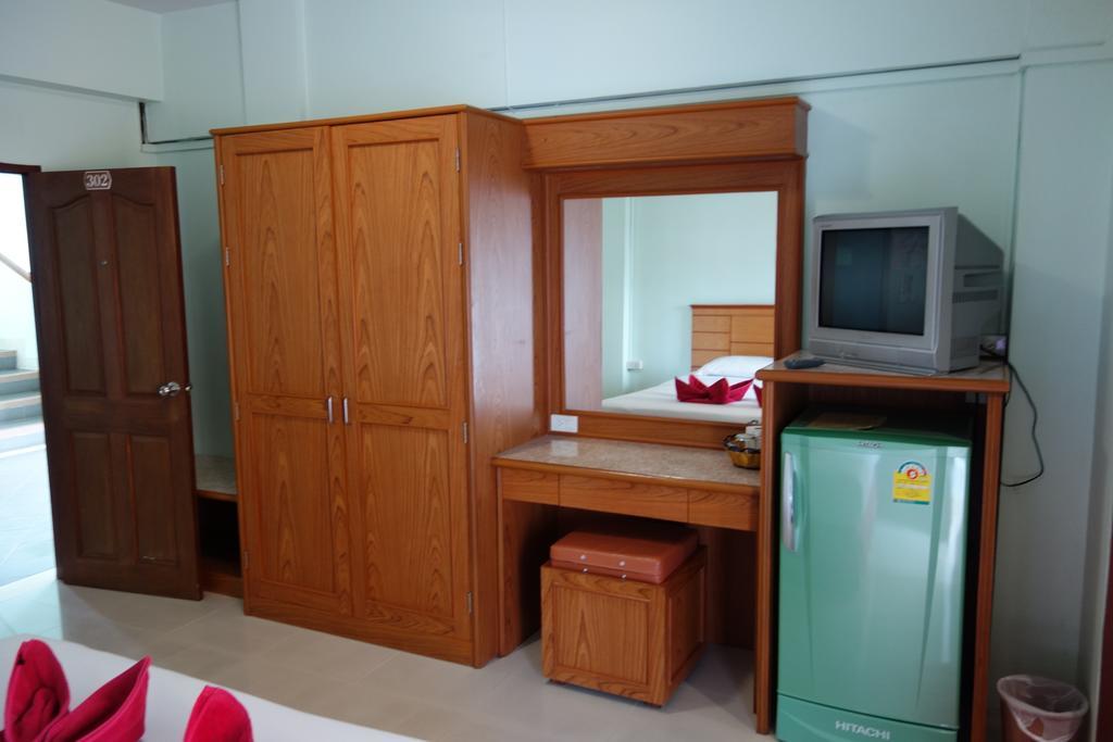 Lek Jomtien Hotel Buitenkant foto