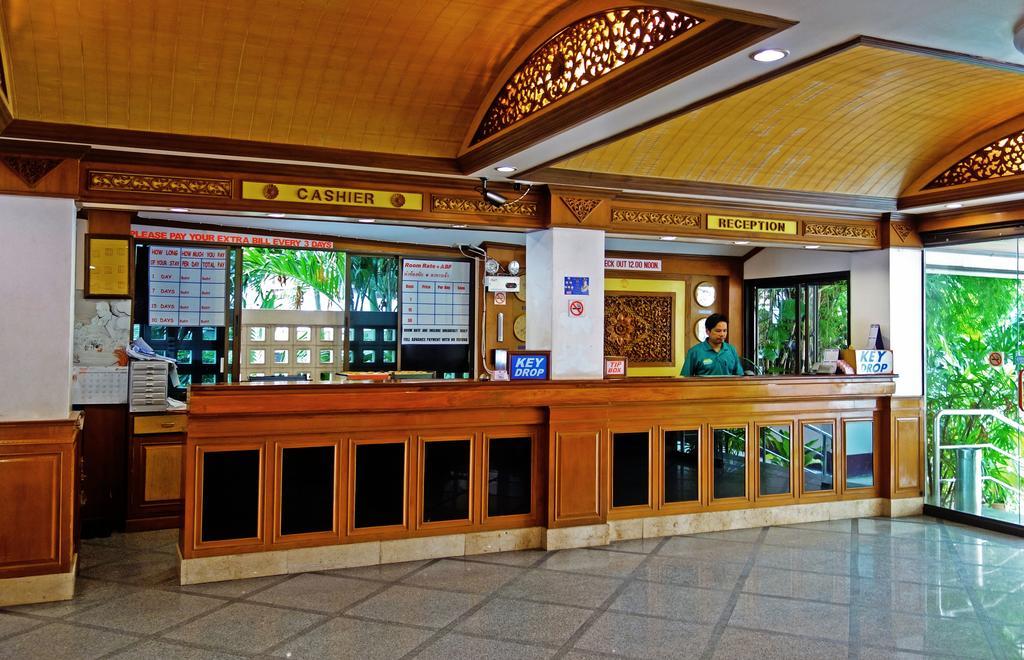 Lek Jomtien Hotel Buitenkant foto