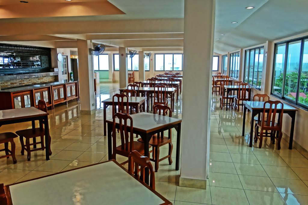 Lek Jomtien Hotel Buitenkant foto